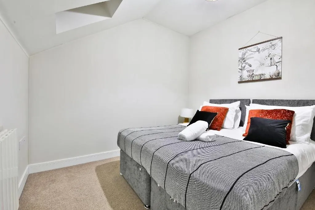Whitchurch Place - Stunning 2 Bed Flat In Cardiff