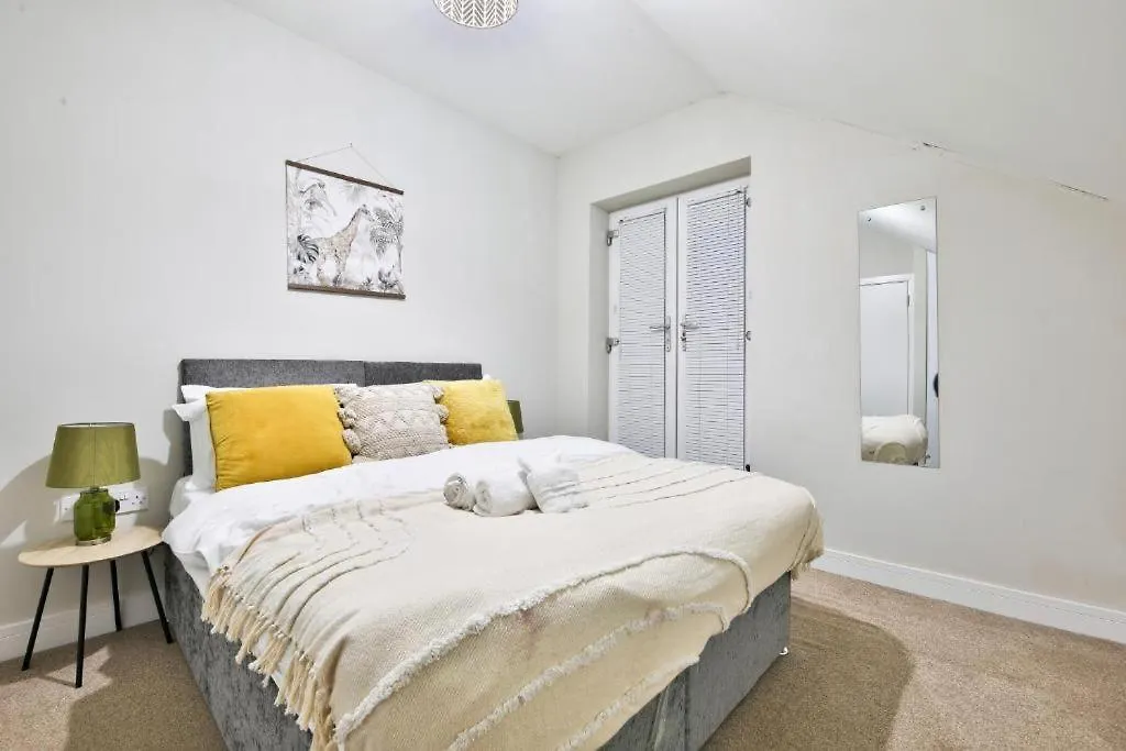 Whitchurch Place - Stunning 2 Bed Flat In Cardiff