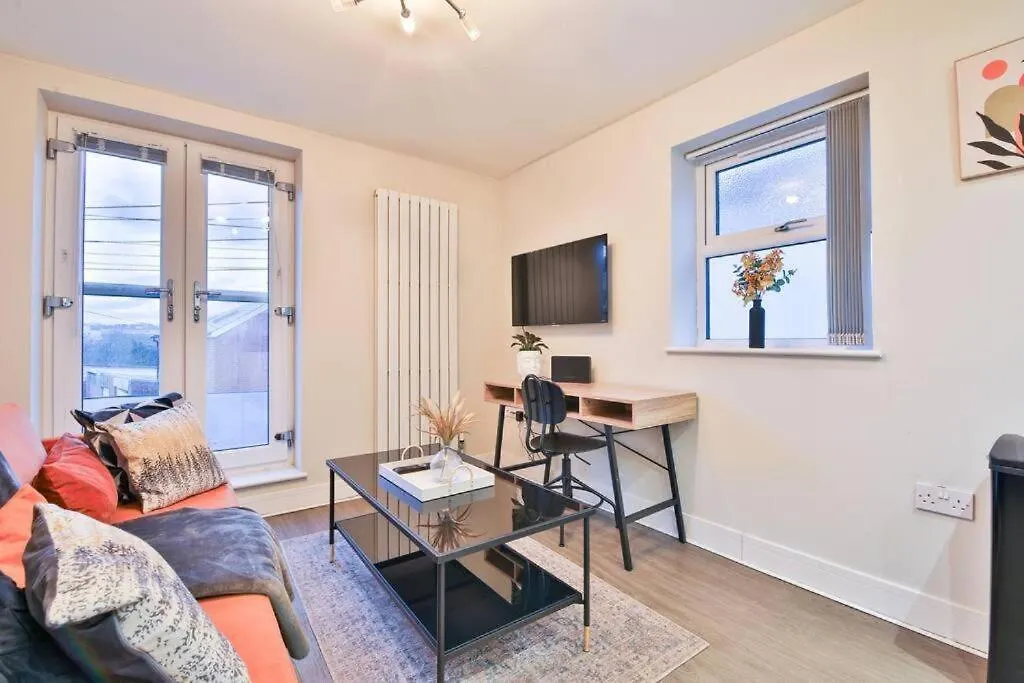Whitchurch Place - Stunning 2 Bed Flat In Cardiff