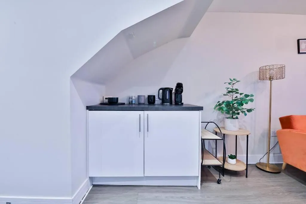 Whitchurch Place - Stunning 2 Bed Flat In Cardiff 0*,  United Kingdom